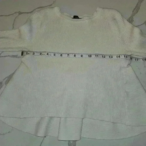 Club Monaco Ribbed Long Sleeve Crewneck Loose Fit Sweater Cream Size Small - Picture 9 of 10
